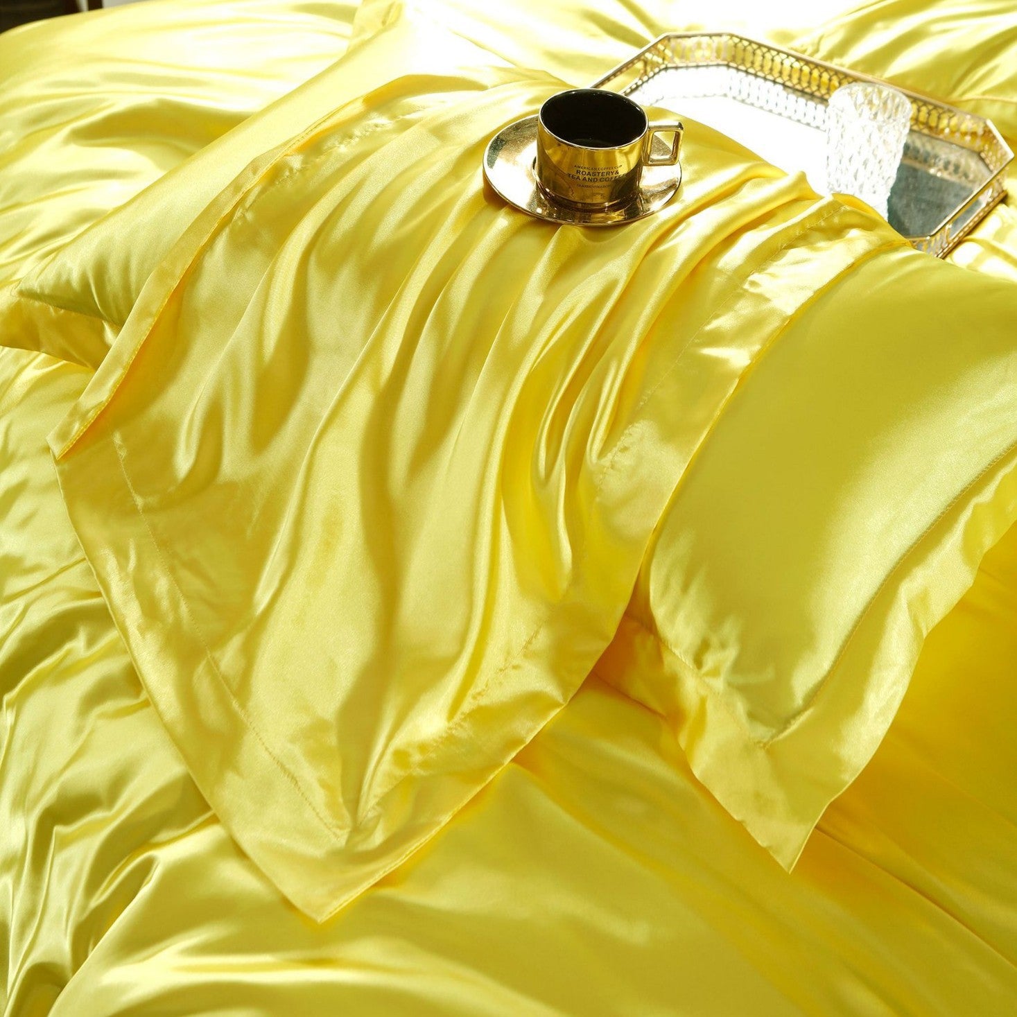 Velisse Beauty Double-Sided Silk Pillowcase — Anti-Ageing Beauty Sleep Hair & Skin Care